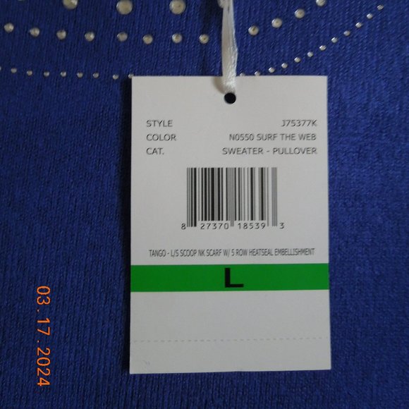 NEW with tag Carolyn Taylor Sweater with removable scarf - Picture 3 of 5